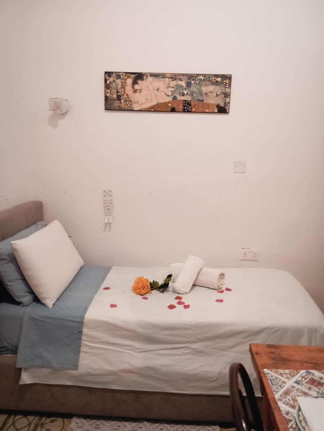 Corto Maltese Hotel Cospicua Bagian luar foto