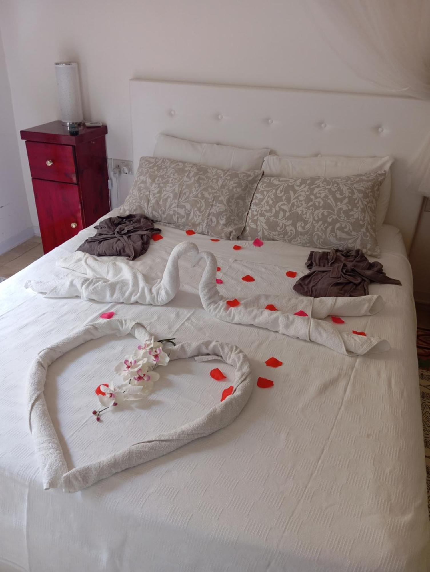 Corto Maltese Hotel Cospicua Bagian luar foto