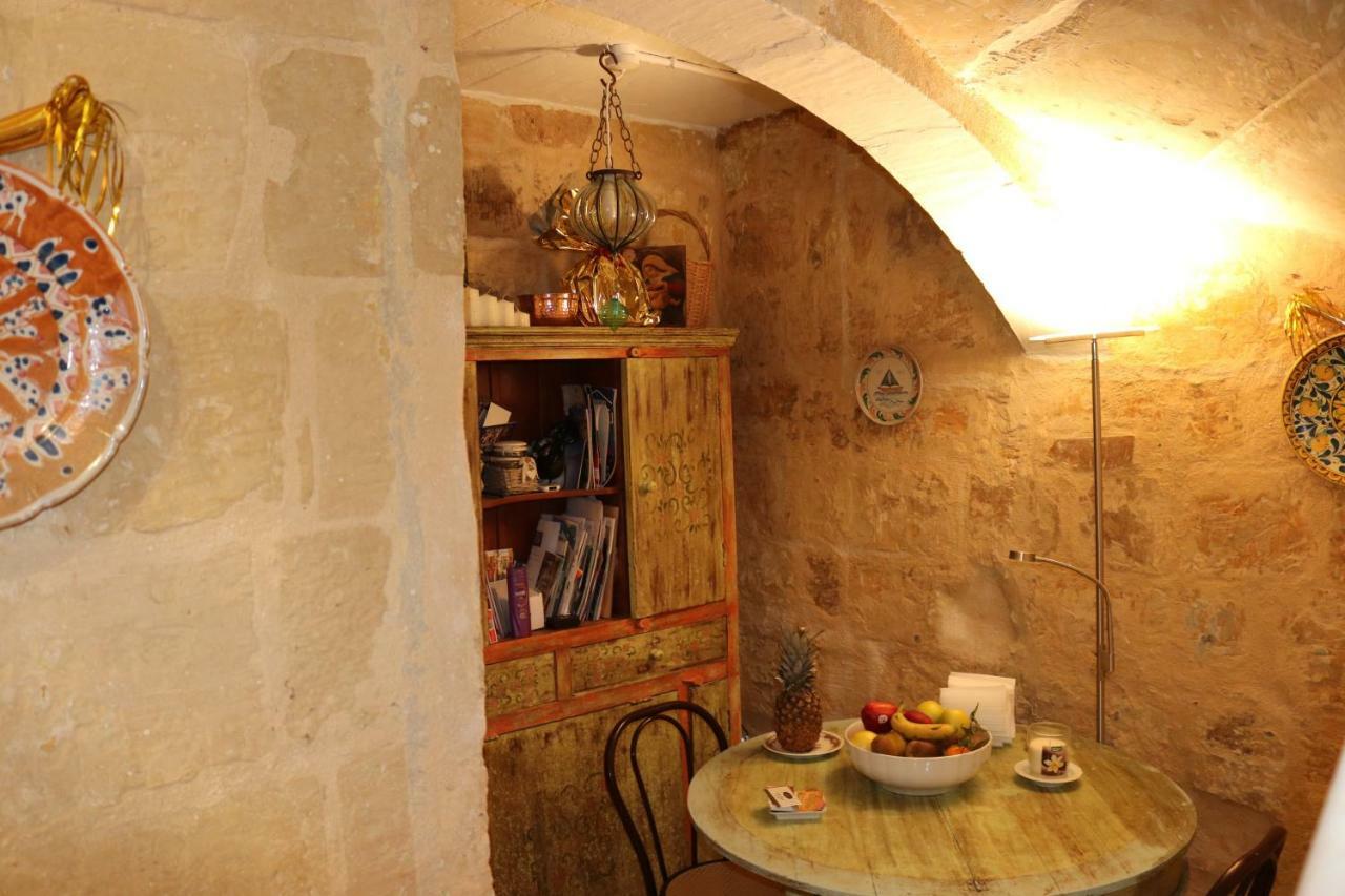 Corto Maltese Hotel Cospicua Bagian luar foto